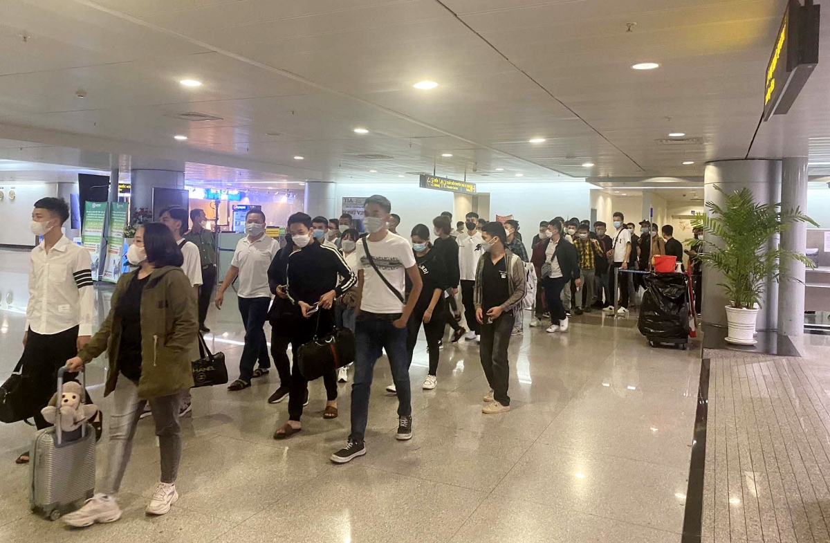 Vietnamese nationals rescued from Philippine human trafficking ring return home